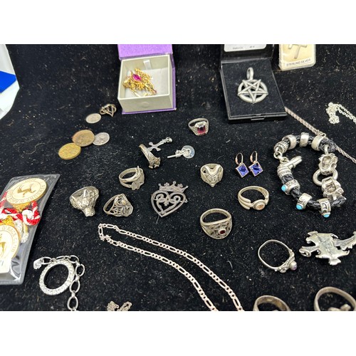 317 - Group of Antique and Vintage Silver Jewellery etc