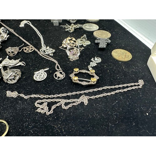 317 - Group of Antique and Vintage Silver Jewellery etc