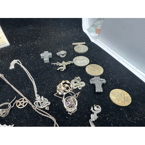 317 - Group of Antique and Vintage Silver Jewellery etc