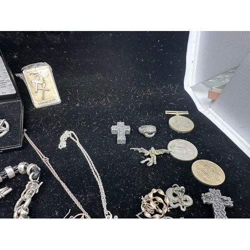 317 - Group of Antique and Vintage Silver Jewellery etc