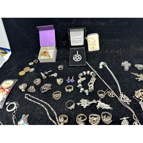 317 - Group of Antique and Vintage Silver Jewellery etc