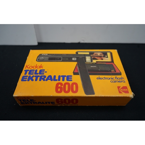 1205 - Kodak Tele-Ektralite600 electronic flash camera complete with box.