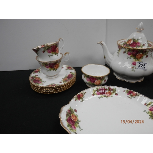 1225 - Royal Albert Old Country Roses Tea set x22 pc