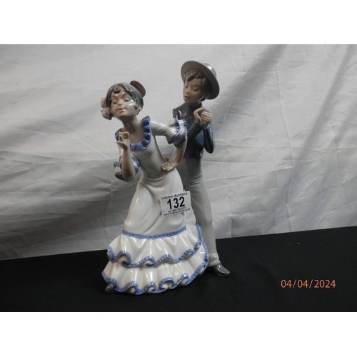 132 - Nao Figurine: Boy and Girl Dancing