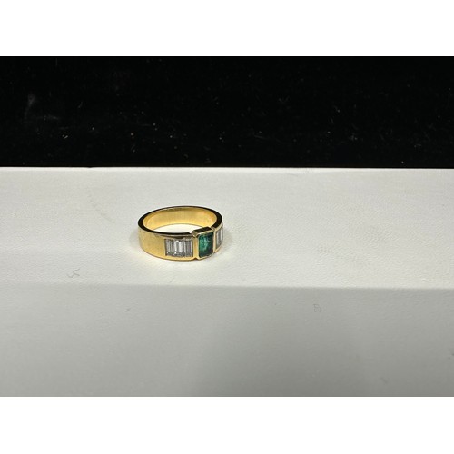 Gents 18ct Yellow Gold Diamond and Emerald Ring 8.1g Size R