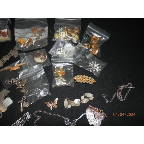 175 - Lot of Various Jewellery to include Silver