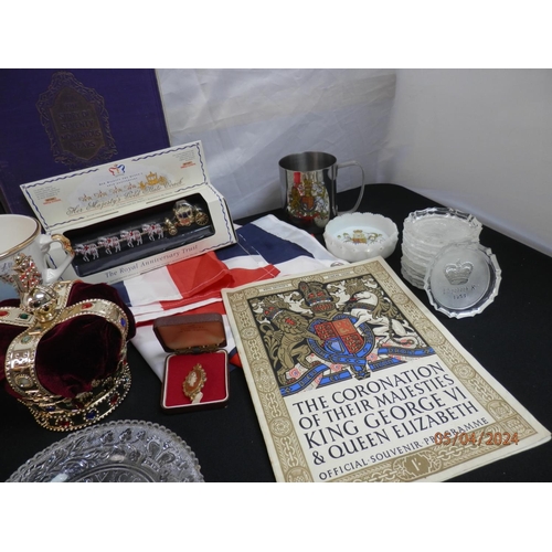 243 - Good Lot of Vintage Royalty Collectables