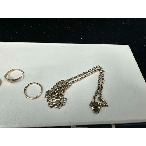 1216 - Mixed Lot of Gold-9ct Gold Chain and Two Rings (13.24g) a 14ct Ring 1.7g plus an unmarked Yellow Gol... 