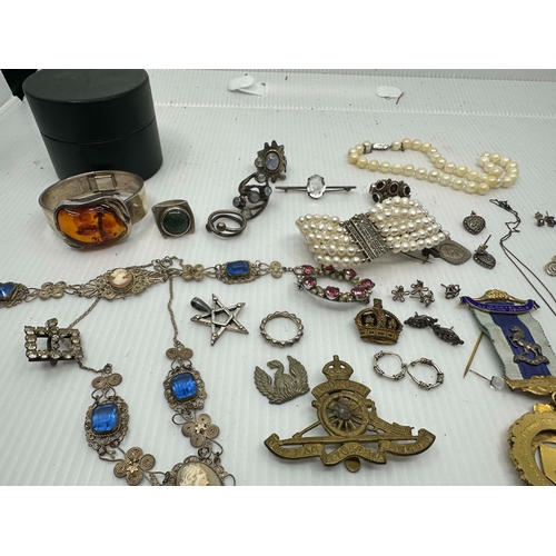 4A - Good Collection of Hallmarked Silver Jewellery, Medals etc