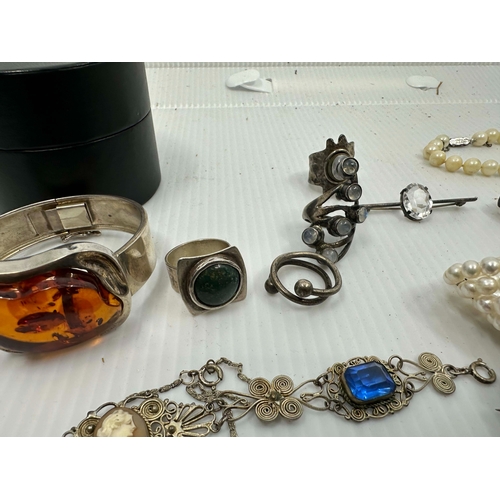 4A - Good Collection of Hallmarked Silver Jewellery, Medals etc