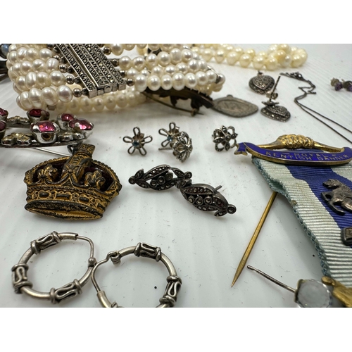 4A - Good Collection of Hallmarked Silver Jewellery, Medals etc