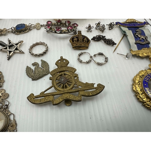 4A - Good Collection of Hallmarked Silver Jewellery, Medals etc