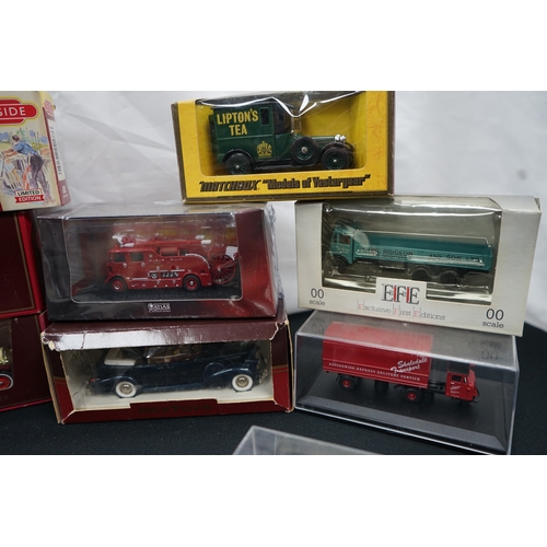 208 - A Large Collection of Model Cars & Others 
6 Matchbox Models of Yesteryear
1 Hobbycar
1 Rextoys 
1 A... 