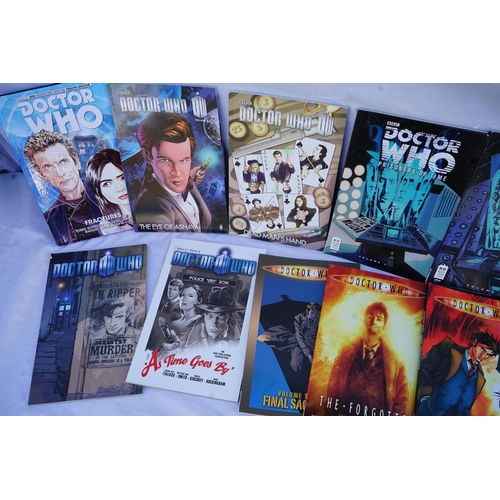 252 - A Collection 0f 17 Doctor Who Stories (IDW) in soft back plus 1 hard back