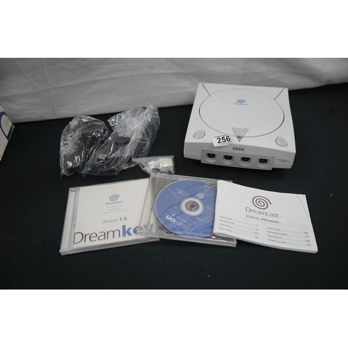 255 - A Sega Dreamcast Console and 1 Controller