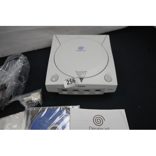 255 - A Sega Dreamcast Console and 1 Controller