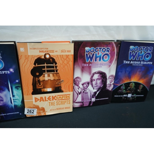 262 - A Collection of 5 Hard Back Books Dr Who 