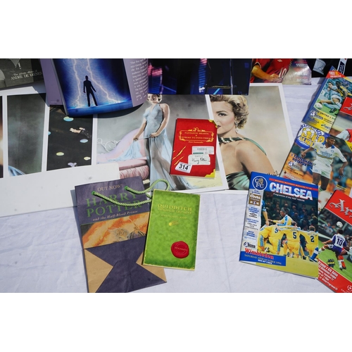 314 - Good lot of Ephemera including Harry Potter, Marilyn Monroe, Football Programmes etc