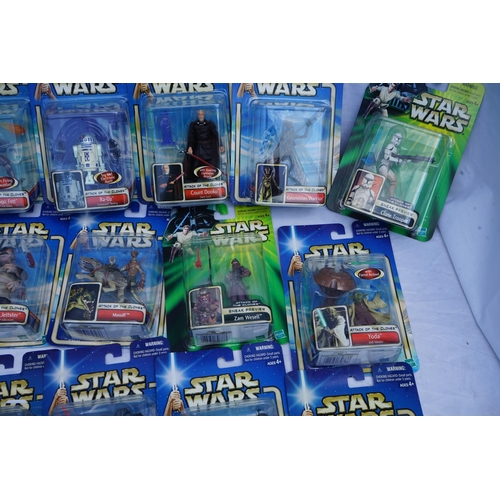 318 - Good Collection of Mint and Boxed Hasbro Star Wars Attack of the Clones Action Figures