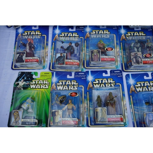 318 - Good Collection of Mint and Boxed Hasbro Star Wars Attack of the Clones Action Figures