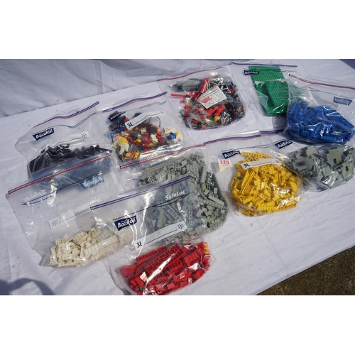 325 - Collection of Mixed Lego to Include Mini Figures