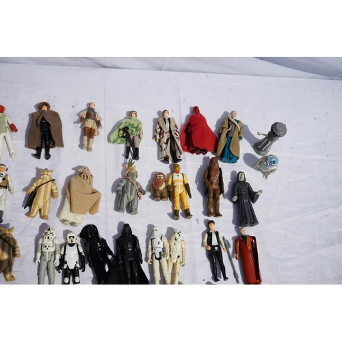 334 - Good Collection of Early 1980s Star Wars Action Figures