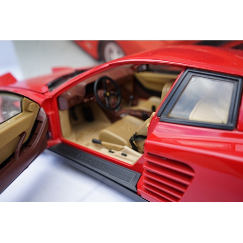 405 - A 1:8 scale Pocher model of a Ferrari Testarossa by Rivarossi