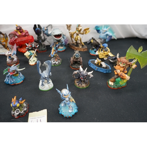 411 - Lot of Skylanders Figures