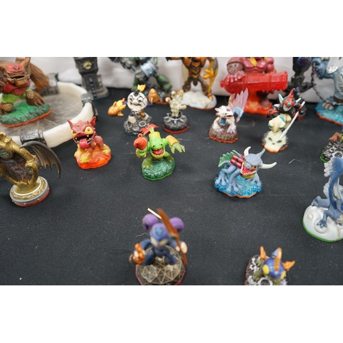 411 - Lot of Skylanders Figures