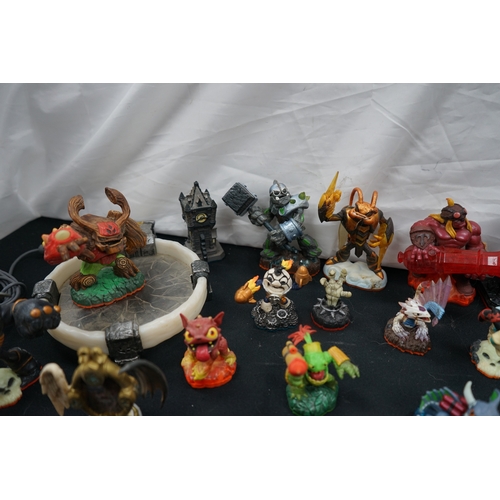 411 - Lot of Skylanders Figures