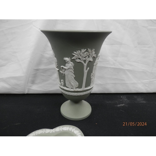 376 - Wedgwood Jasperware Vase & Trinket Dish