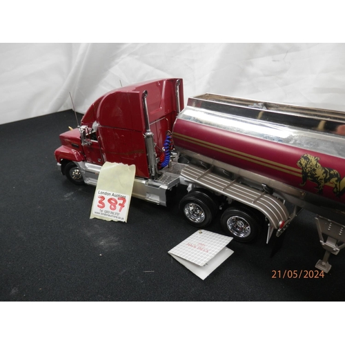 387 - Mint and Boxed Franklin Mint 1993 Mack Truck Diecast Model