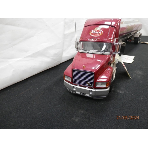 387 - Mint and Boxed Franklin Mint 1993 Mack Truck Diecast Model