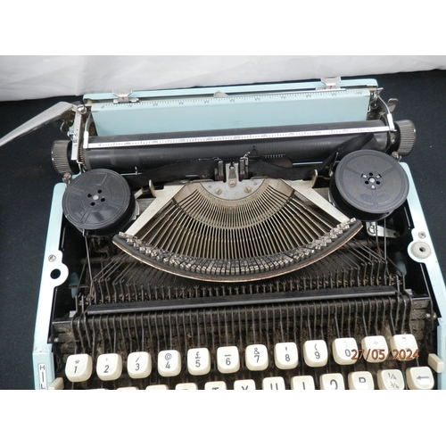 504 - Vintage Imperial Typewriter