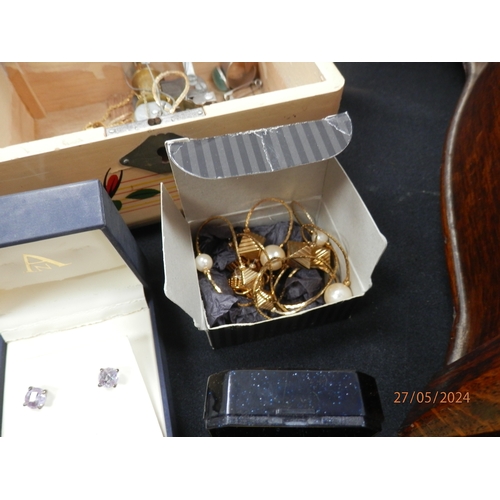 506 - Old Oak Work Box Containing Various Jewellery including 9ct Gold Earrings etc