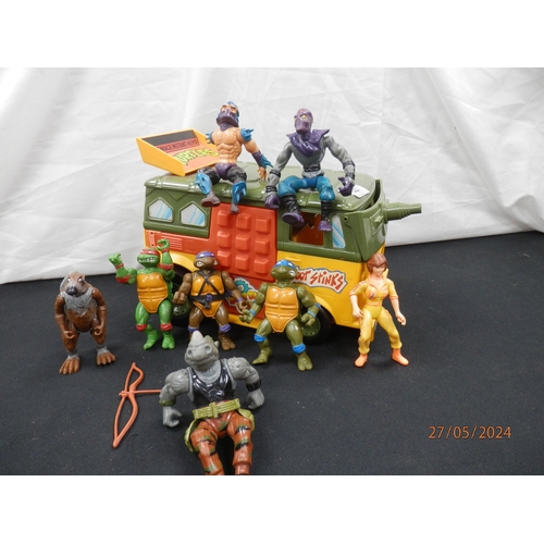 527 - Vintage Teenage Mutant Ninja Turtles plus Various TMNT Action Figures