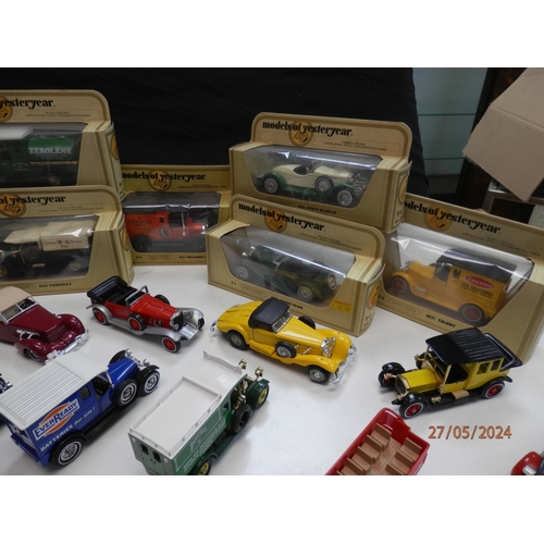 668 - Good Collection of Boxed Diecast Cars and Vehicles