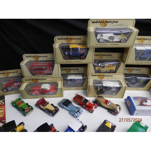 668 - Good Collection of Boxed Diecast Cars and Vehicles