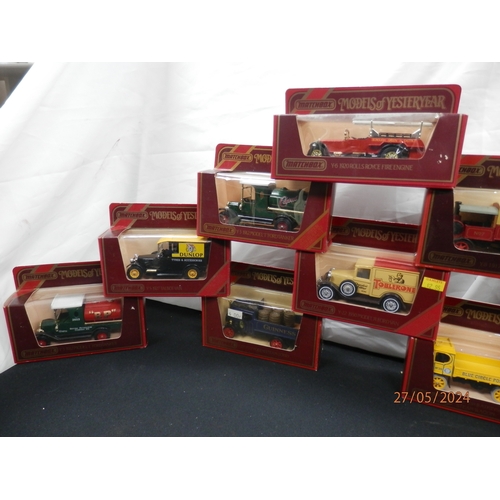 670 - Good Collection of Boxed Diecast Cars and Vehicles