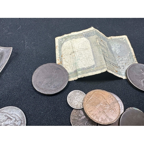 348 - A Good Collection of Coins to include 2 Cartwheel Pennys, Victorian Silver Crown, £2 coins etc