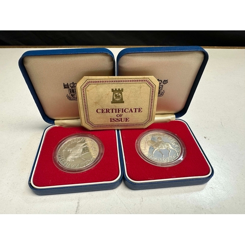 678 - Two 1977 Royal Mint Silver Proof Crowns in Cases