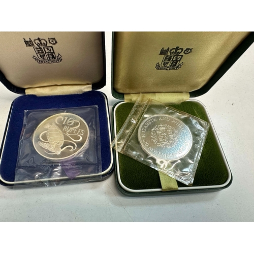 685 - Pair of Queen Elizabeth Silver Proof Coins