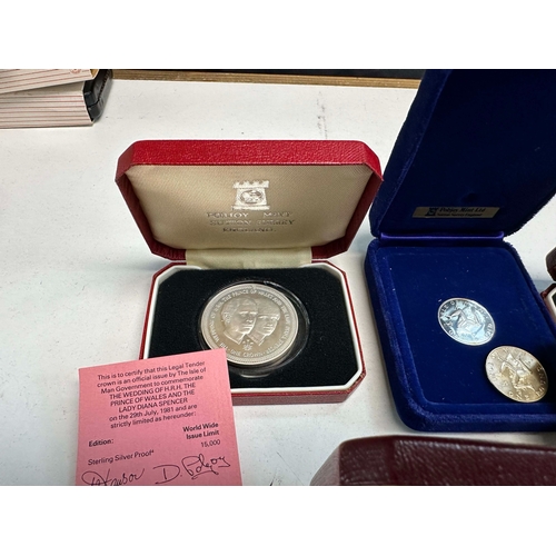 692 - Group of Pobjoy Mint Coins to Include Two Isle of Man Silver Proof £1 Coins, Churchill Centenary Cro... 