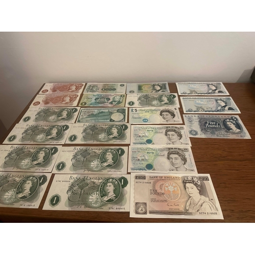 648 - Good Collection of Near Mint British Banknotes including Consecutive £1 notes, GM Gill £10 note, Blu... 