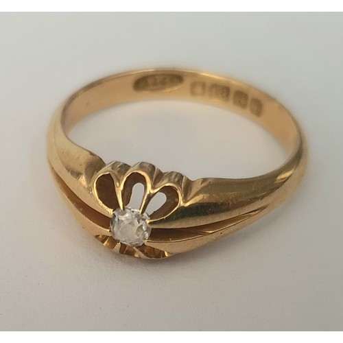 10A - 18ct Gold/Diamond ring 4.9g