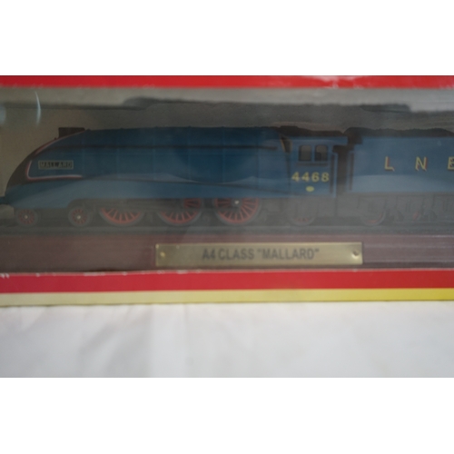 117 - M & B Hornby A 4 Class Mallard