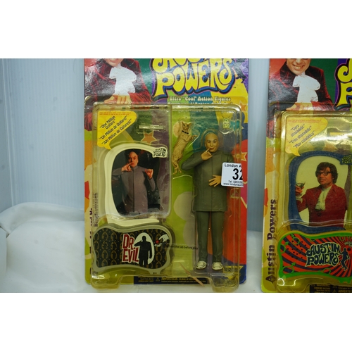 32 - Mint & Packaged Spawn Collectors Club Austin Powers Action Figures: Dr Evil & Austin Powers