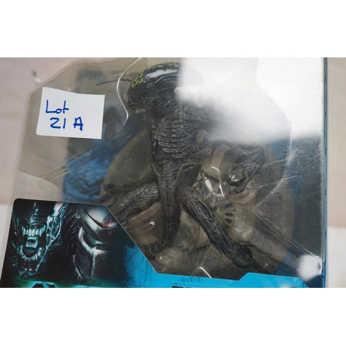 21B - Mint and Packaged Spawn.com Alien vs Predator Grid Alien Action Figure