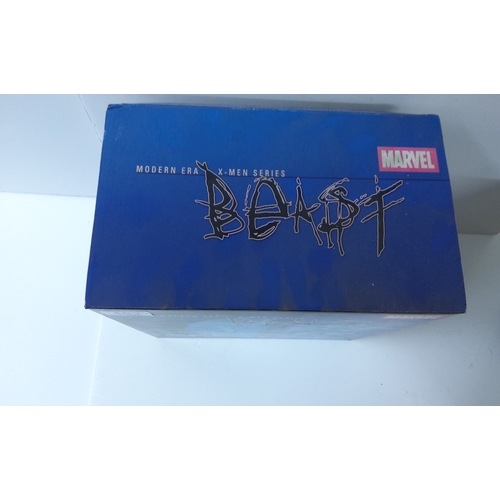 1402 - Mint & Boxed Limited edition Marvel modern era -Men Series 