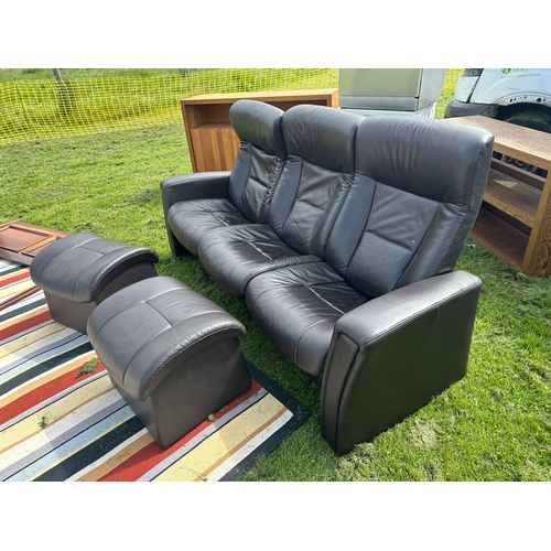 1429 - Very Good Quality FJORDS Cinema Style Reclining 3 Seater Sofa with Two Footstools. In excellent cond... 